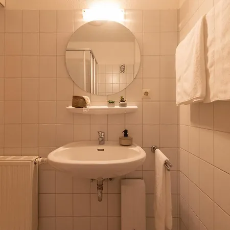 Lilli Marleen 7-14 *